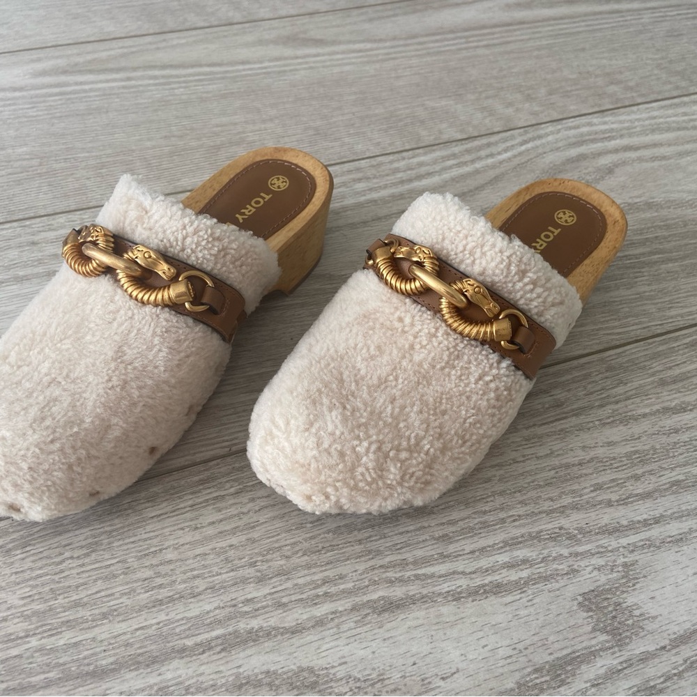 Tory Burch women’s clog. Size:6. New with box.